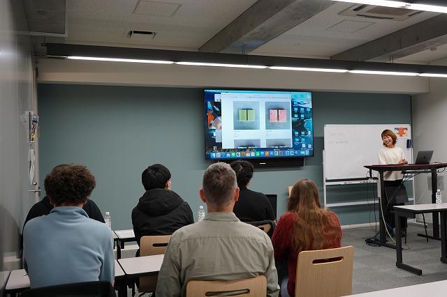 プレゼンテーション中の東京石鹸堂